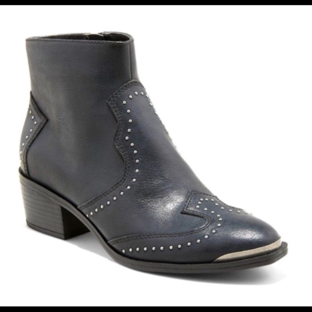 NIB Universal Threads Women’s Boots Size 5